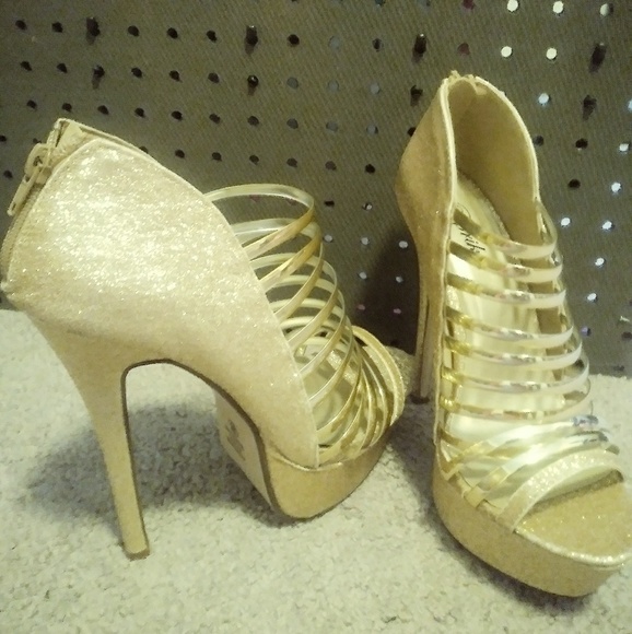 Heels - Picture 2 of 2